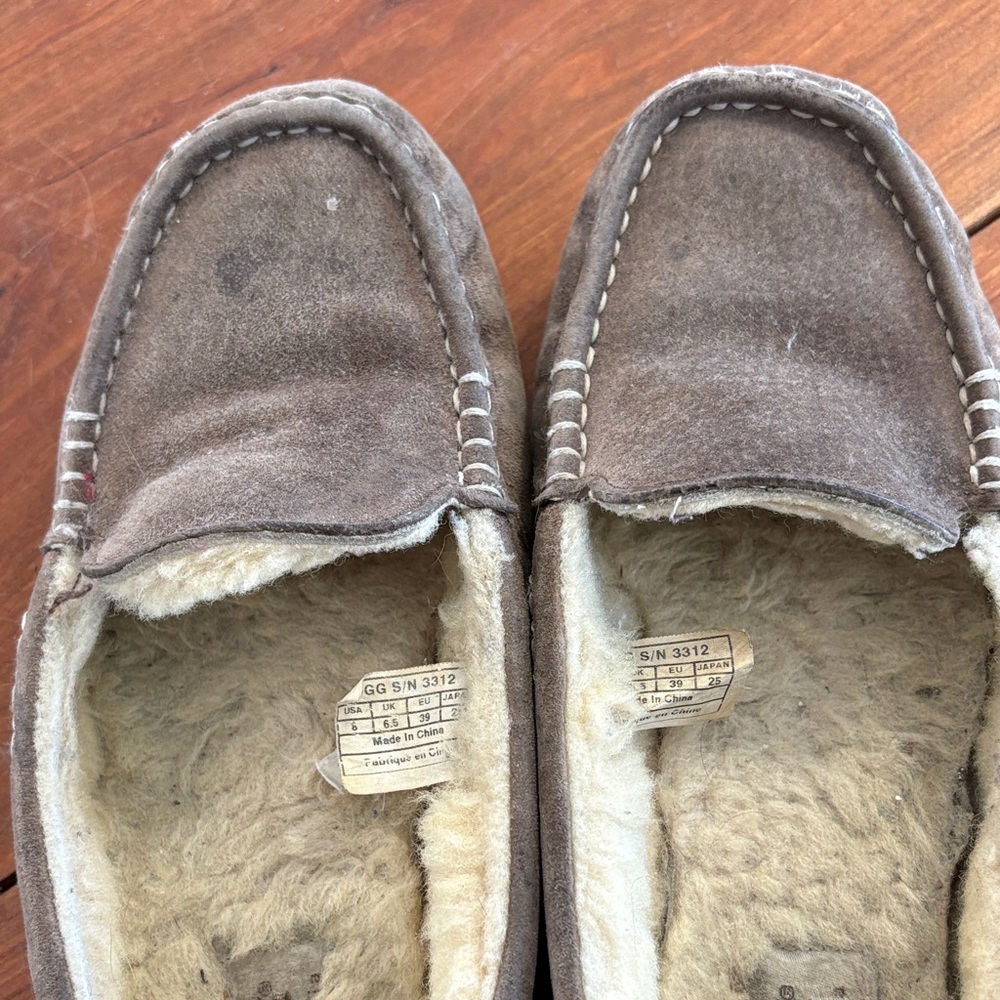 UGG Brown Suede Slippers 8 - Picture 11 of 12